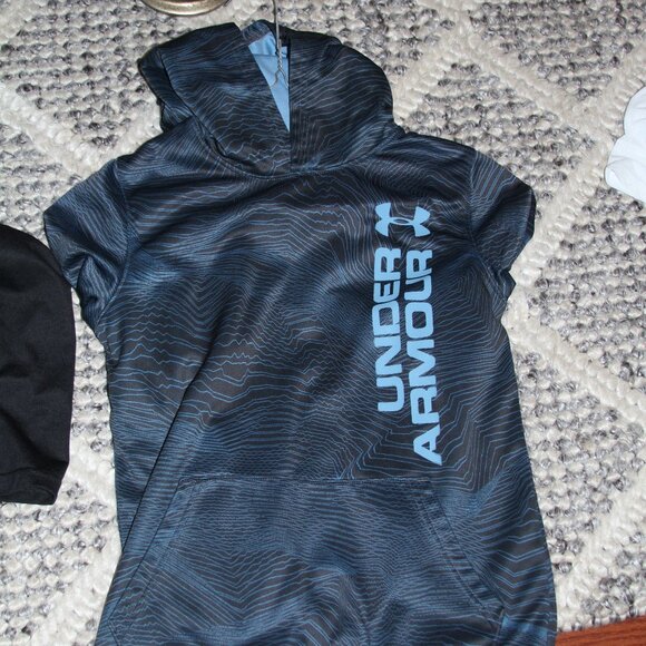 Under Armour Other - Boys Blue Youth Large Under Armour Sweatshirt
